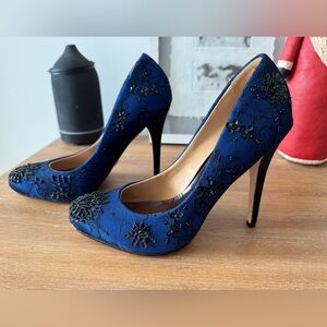 Badgley Mischka blue & black lace heels, 6.5